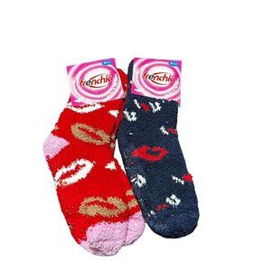 NWT Frenchic Collection gripper socks - 2 pairs - KISSES